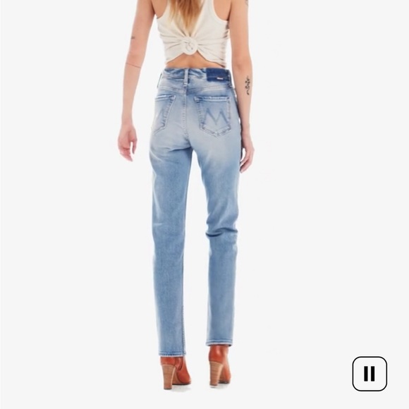 High Waisted Rider Skimp
MOTHER
Color: Give It Up
Size: 27 - Picture 6 of 7